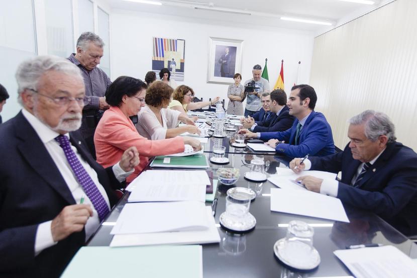 El Defensor del Pueblo andaluz supervisará el plan de trabajo para la mejora de El Puche