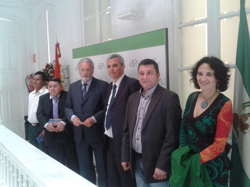 Reconocimiento a los premiados por la defensa de los Derechos Humanos en el área de la cooperación Andaluza Reconocimiento a los premiados por la defensa de los Derechos Humanos en el área de la cooperación Andaluza