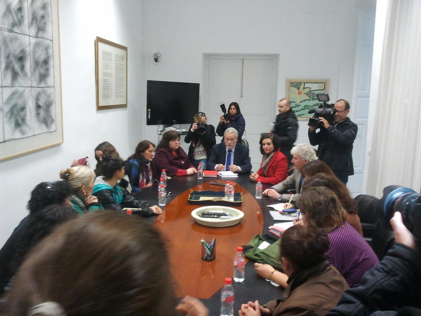 Reunión de la Mesa de Negociación de la Corrala "Utopía" hoy viernes 7 de febrero de 2014 Reunión de la Mesa de Negociación de la Corrala "Utopía" hoy viernes 7 de febrero de 2014