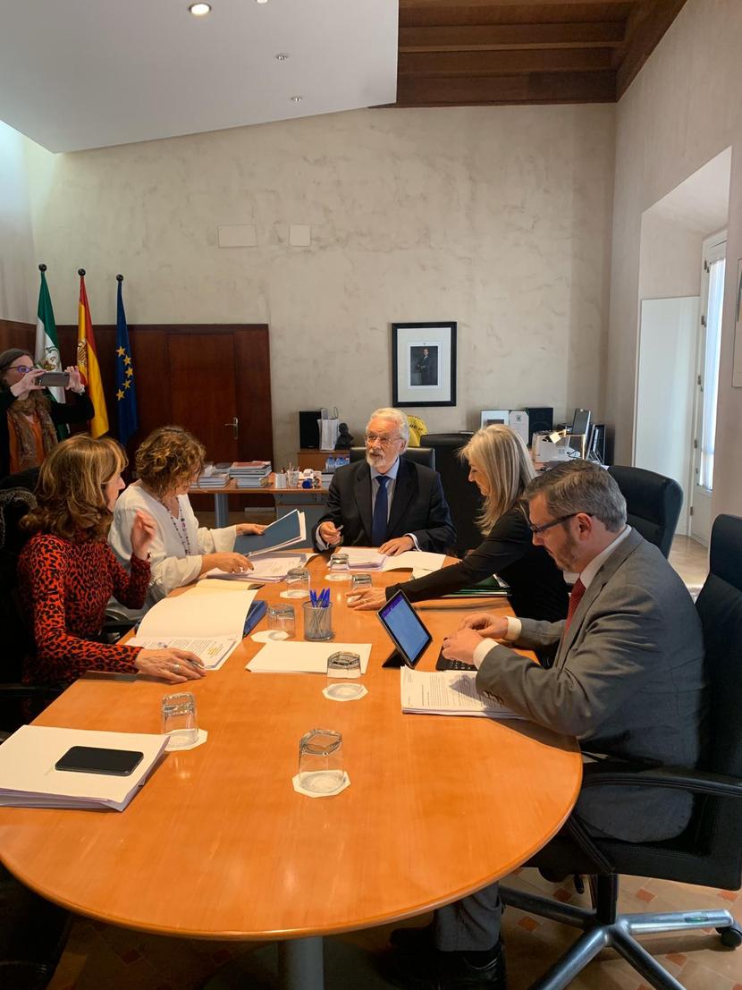 El Defensor del Pueblo andaluz mantiene un encuentro con la consejera de Cultura y Patrimonio Histórico