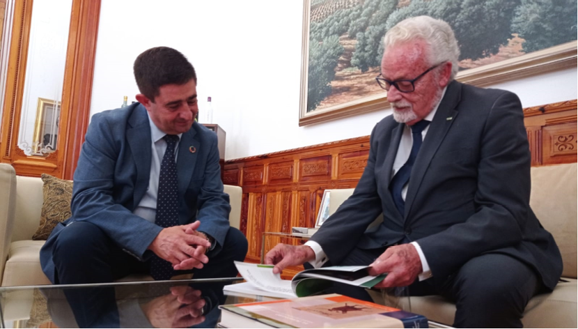 Visita del Defensor a la Diputación de Jaén Visita del Defensor a la Diputación de Jaén