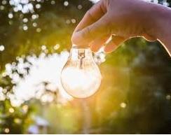 El Defensor del Pueblo andaluz muestra su preocupación por los elevados precios de la luz y solicita medidas urgentes para paliar sus efectos sobre las economías domésticas y especialmente sobre las familias en riesgo de pobreza energética El Defensor del Pueblo andaluz muestra su preocupación por los elevados precios de la luz y solicita medidas urgentes para paliar sus efectos sobre las economías domésticas y especialmente sobre las familias en riesgo de pobreza energética