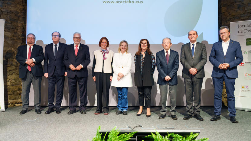 Las Defensorías del Pueblo reclaman a los servidores públicos “empatía y sensibilidad social” en su relación con la ciudadanía Las Defensorías del Pueblo reclaman a los servidores públicos “empatía y sensibilidad social” en su relación con la ciudadanía