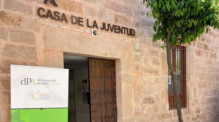 La oficina de atención ciudadana del Defensor del Pueblo Andaluz estuvo en la Comarca de Sierra Morena, en Linares (Jaén), los días 18 y 19 de abril de 2023