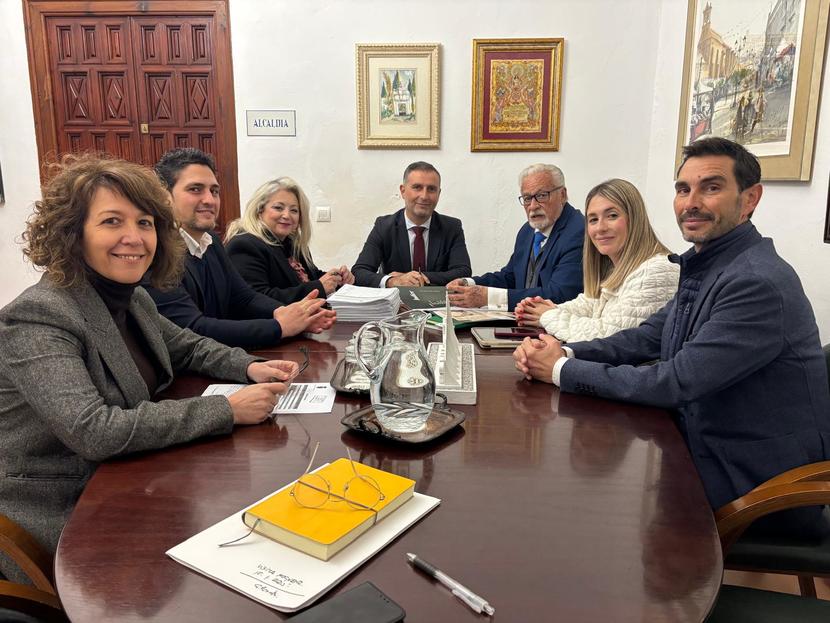 El Defensor conoce las preocupaciones sociales y sanitarias de Moguer El Defensor conoce las preocupaciones sociales y sanitarias de Moguer