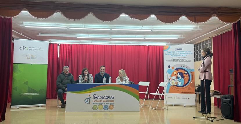 Entregamos en Ubrique uno de los galardones del XVIII Premio Así veo mis derechos