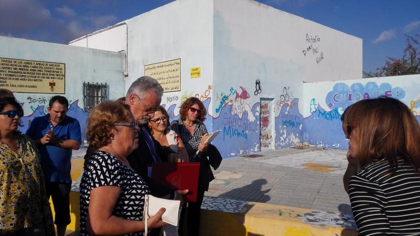 El Defensor del Pueblo Andaluz actúa de oficio ante la ocupación de locales en el Puche (Almería) como viviendas improvisadas