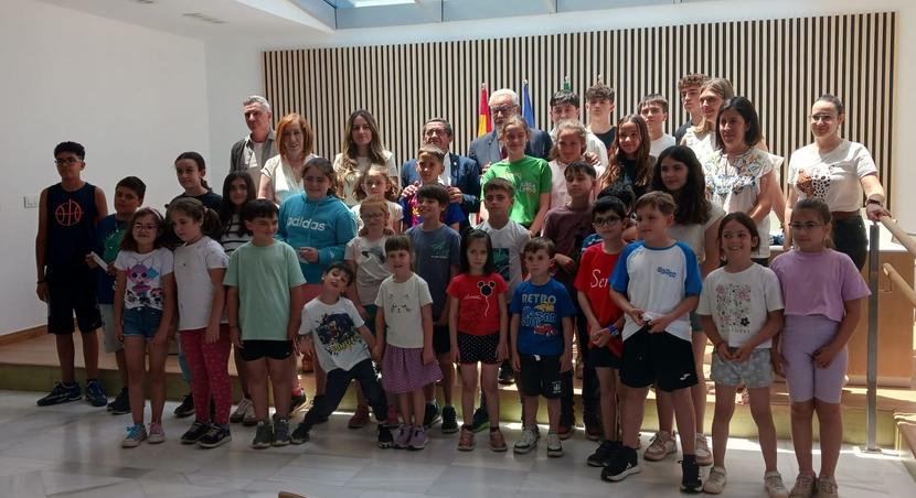 El Defensor asiste a un acto del consejo local de infancia y adolescencia de Serón El Defensor asiste a un acto del consejo local de infancia y adolescencia de Serón