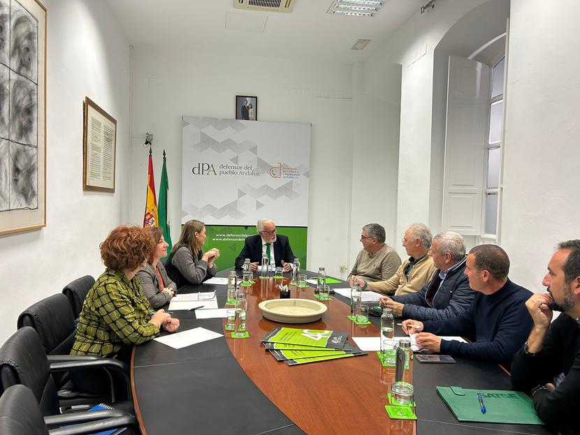 Nos reunimos con sindicatos para analizar el pacto en materia de Atención Primaria Nos reunimos con sindicatos para analizar el pacto en materia de Atención Primaria